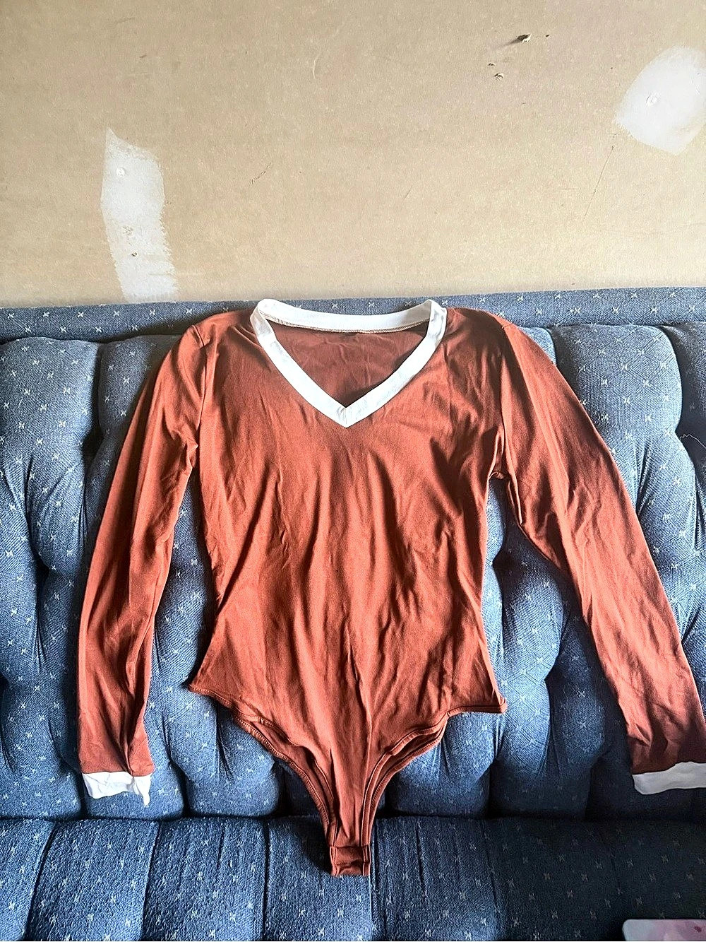 Long Sleeve Bodysuit in Brown Size Small